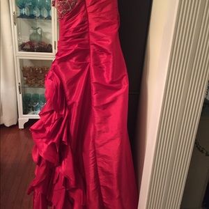 A David’s Bridal Red prom dress BRAND NEW